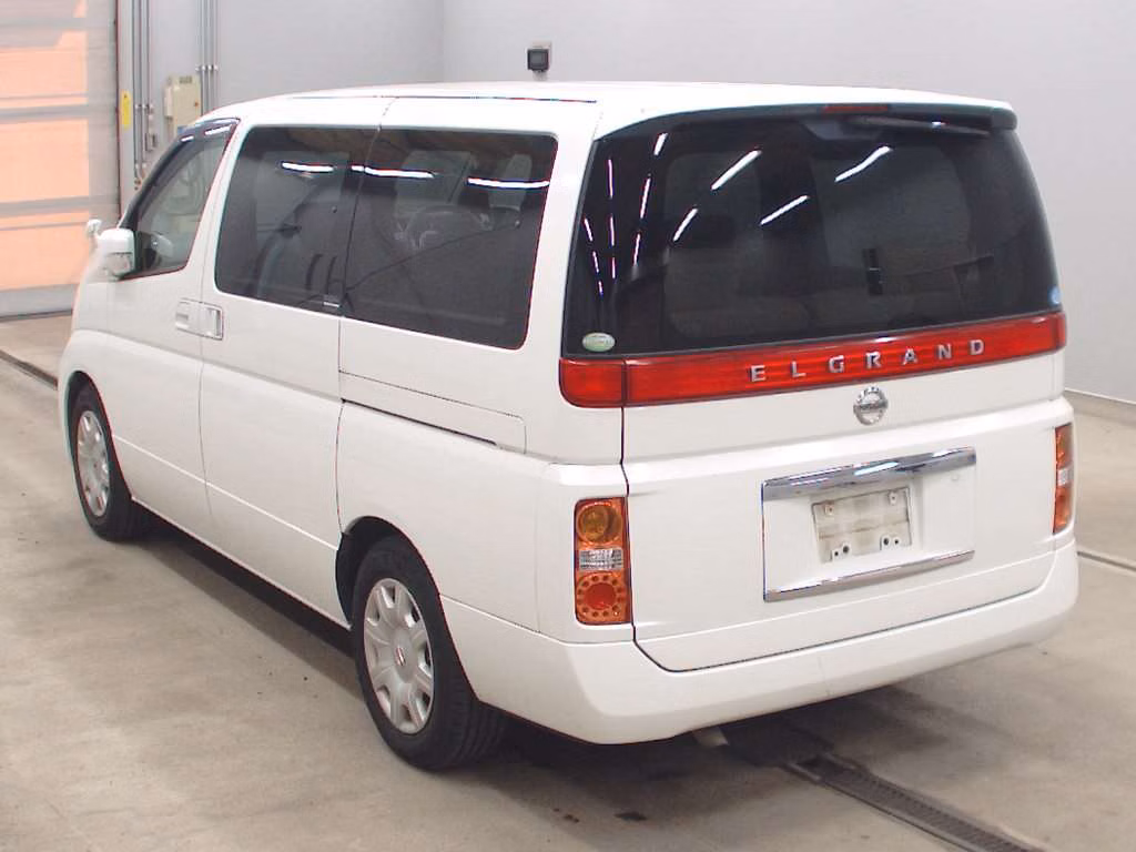 NISSAN ELGRAND