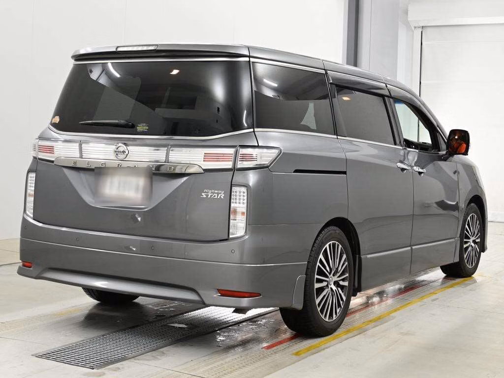 NISSAN ELGRAND
