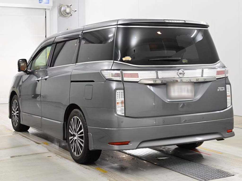 NISSAN ELGRAND