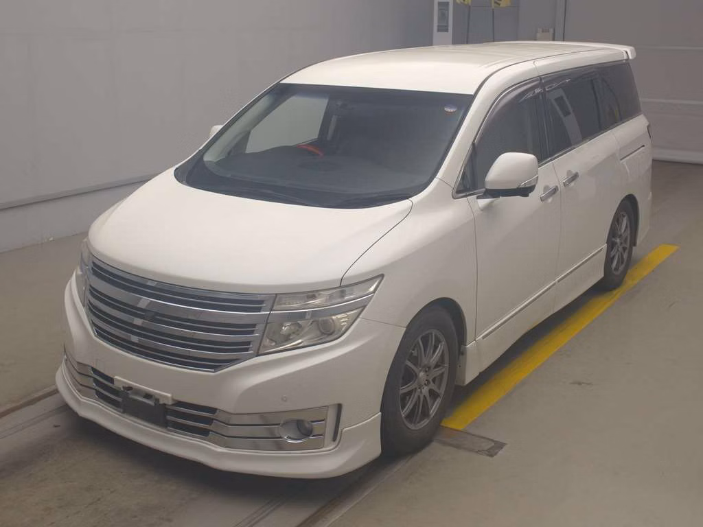 NISSAN ELGRAND