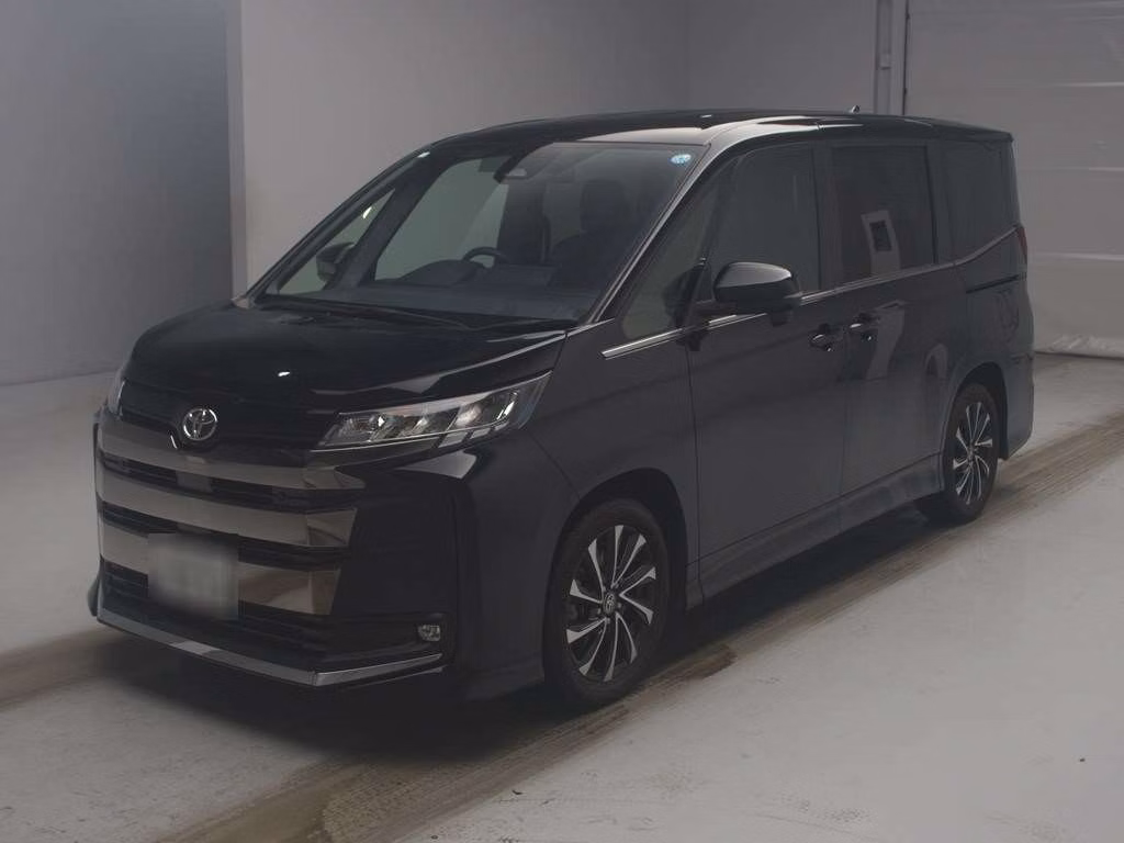 TOYOTA NOAH
