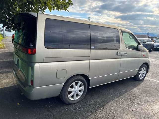 NISSAN ELGRAND