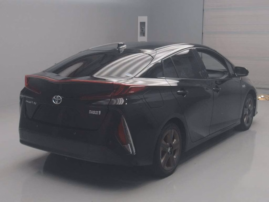 TOYOTA PRIUS PHV
