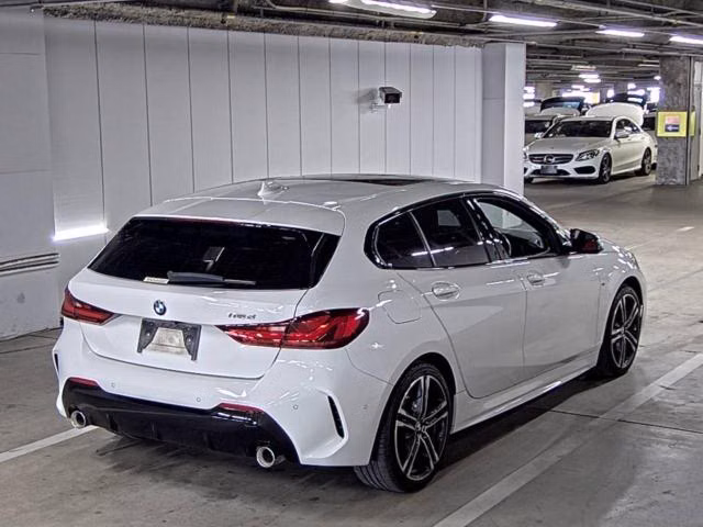 BMW 1-SERIES