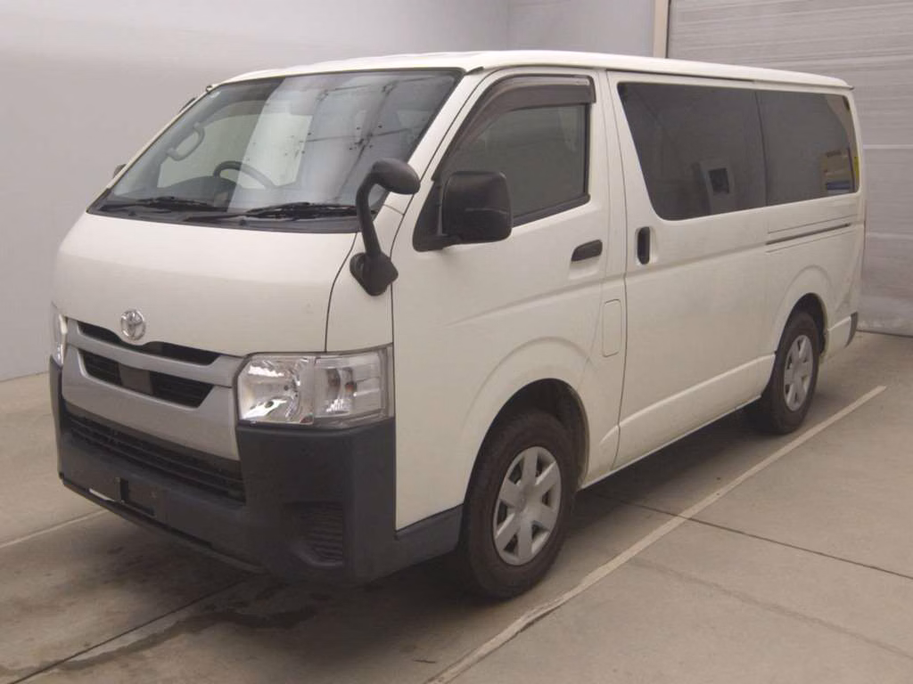 TOYOTA REGIUS ACE