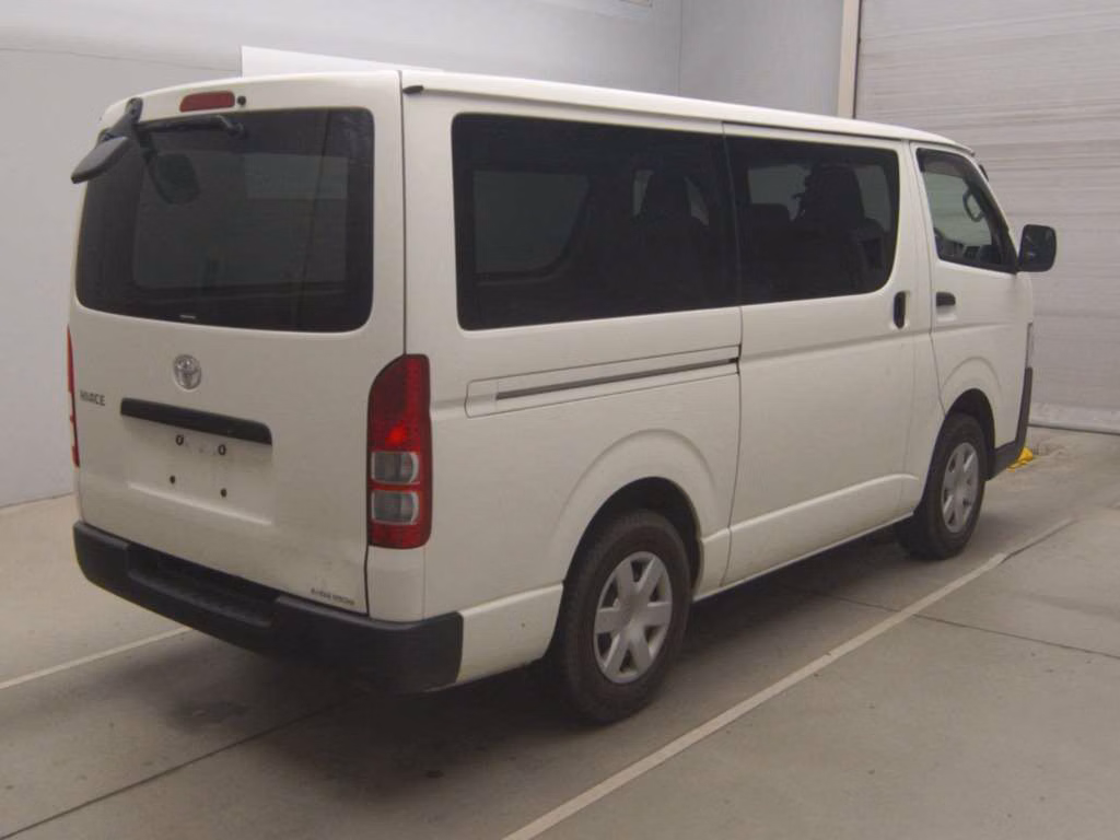 TOYOTA REGIUS ACE