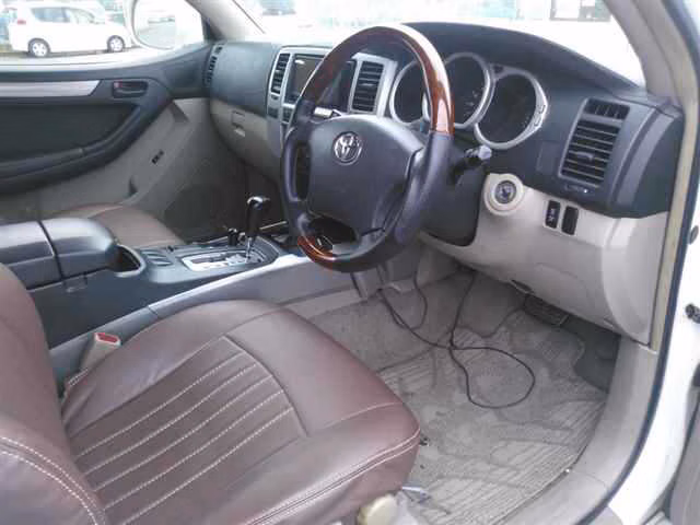 TOYOTA HILUX SURF