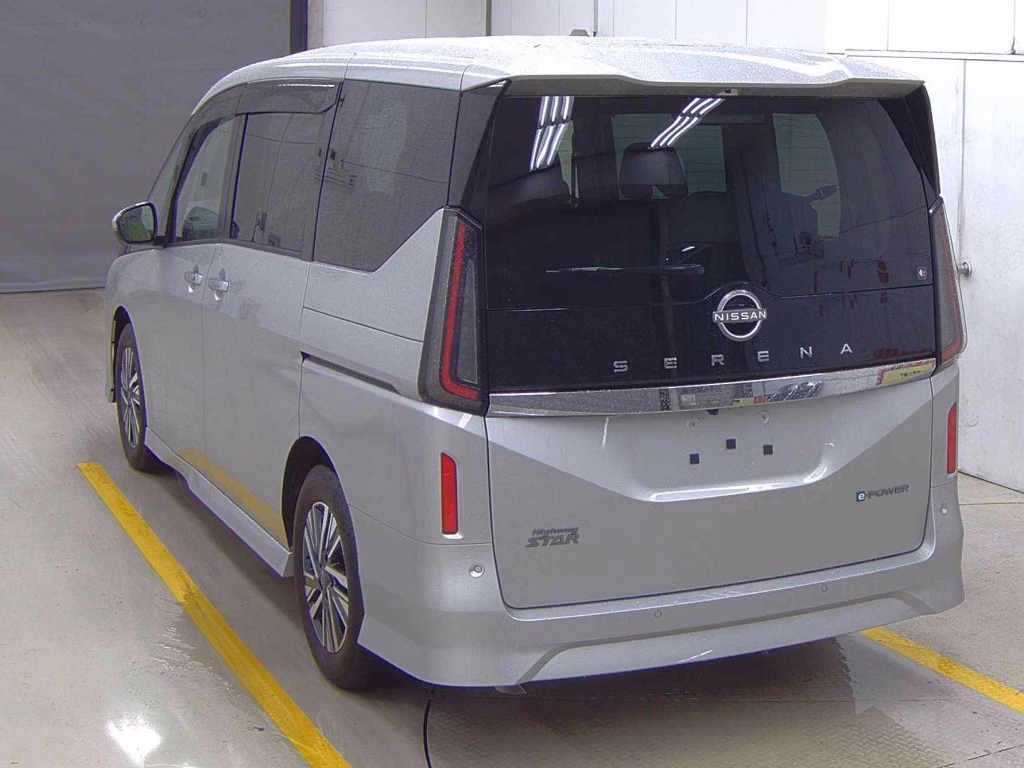 NISSAN SERENA