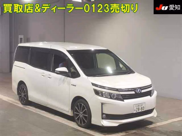 TOYOTA VOXY