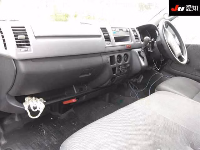 TOYOTA REGIUS ACE