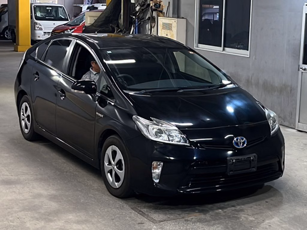 TOYOTA PRIUS