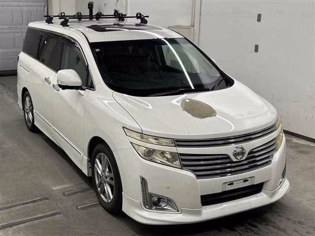 NISSAN ELGRAND