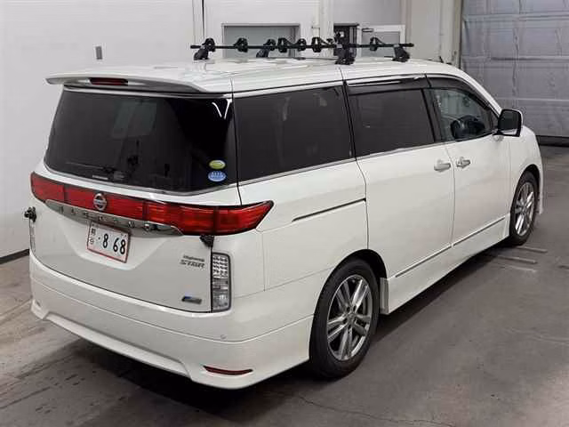 NISSAN ELGRAND
