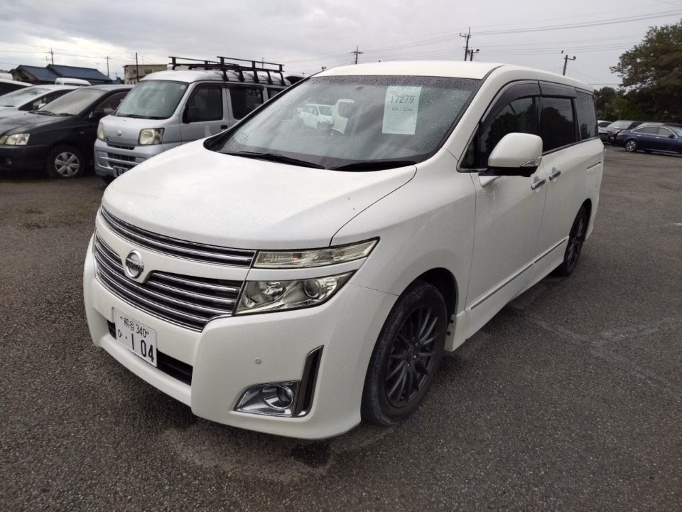 NISSAN ELGRAND