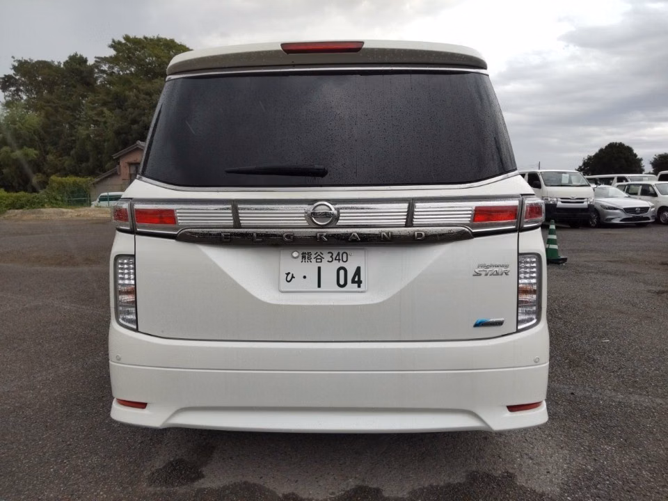 NISSAN ELGRAND