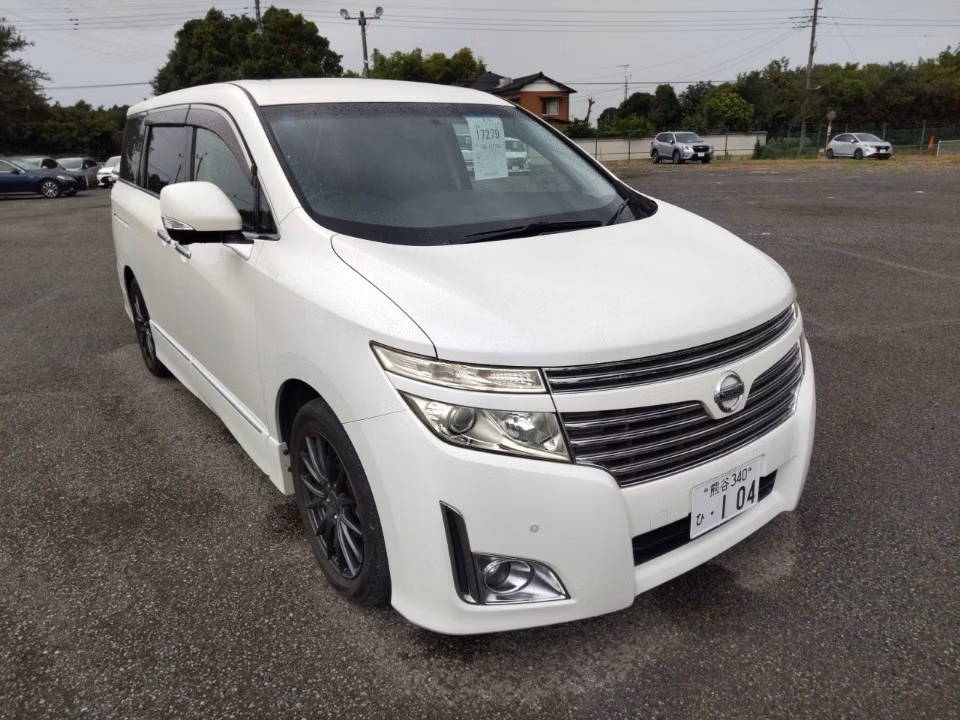 NISSAN ELGRAND