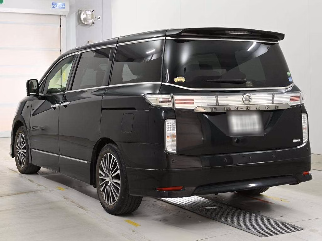 NISSAN ELGRAND