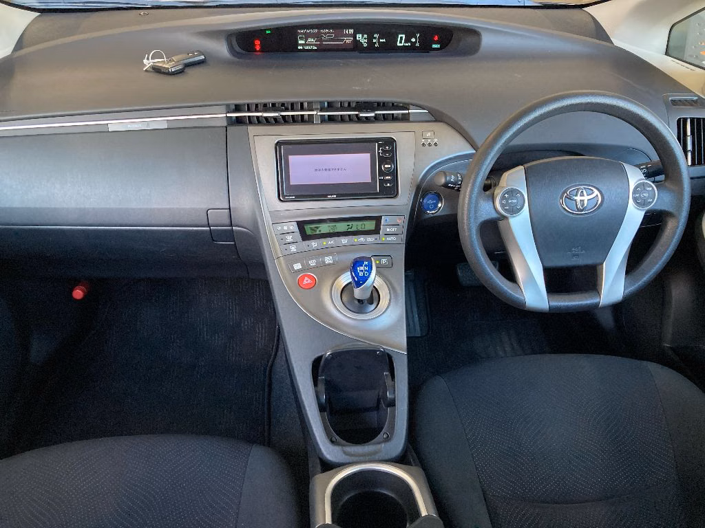 TOYOTA PRIUS