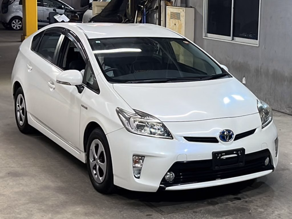 TOYOTA PRIUS