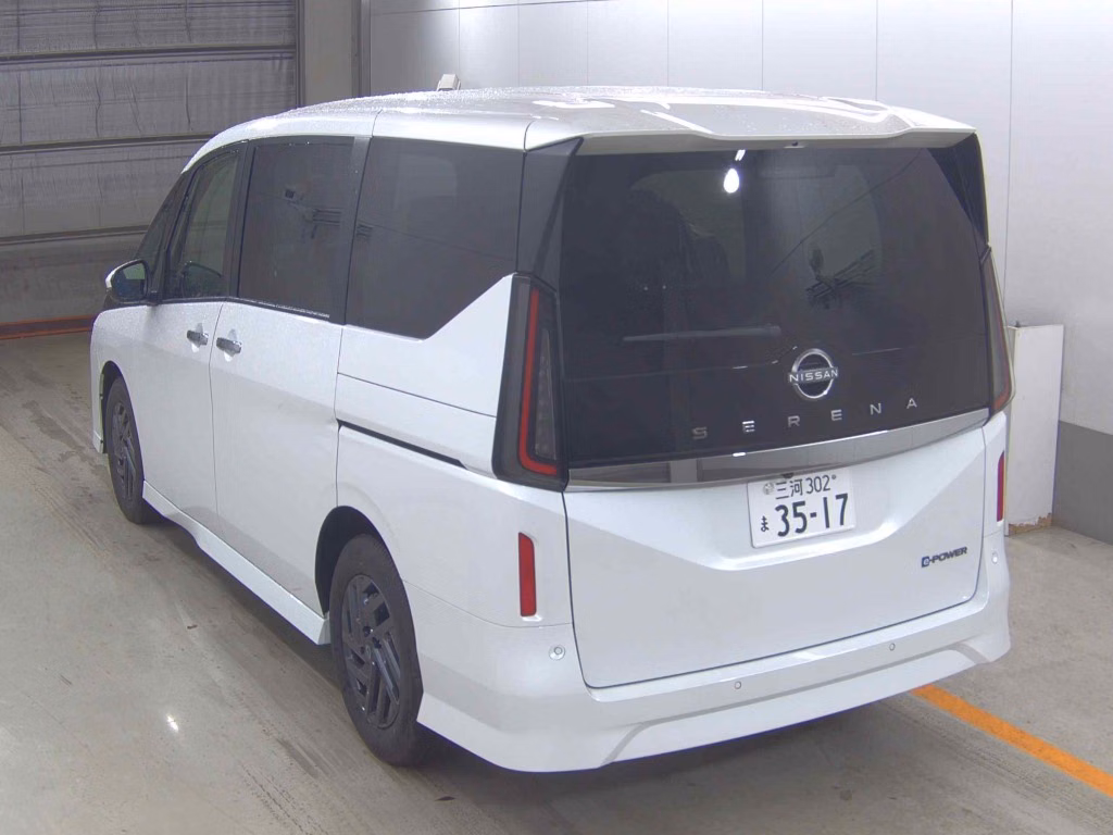 NISSAN SERENA