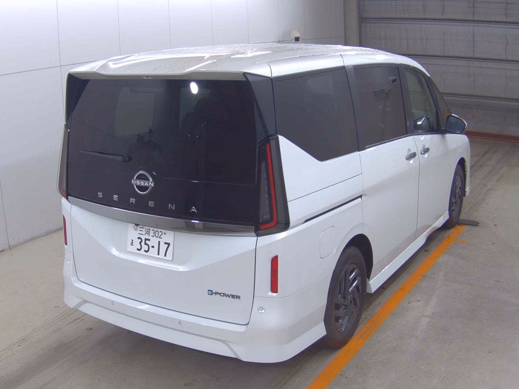 NISSAN SERENA