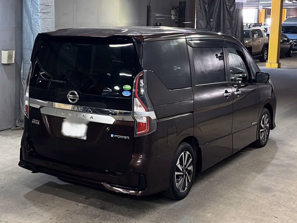 NISSAN SERENA
