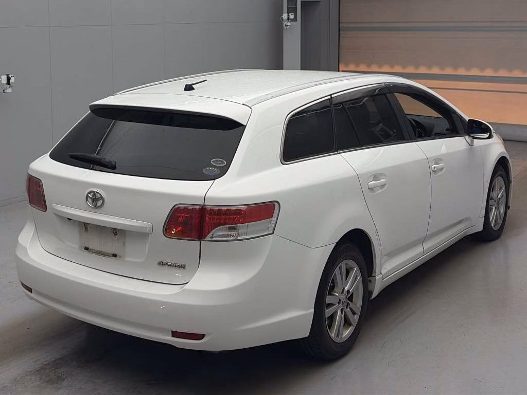 TOYOTA AVENSIS