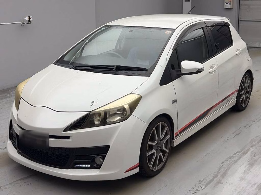 TOYOTA VITZ