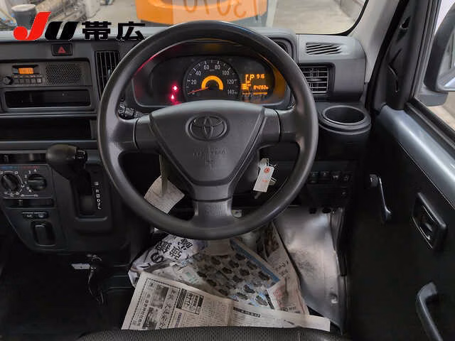 TOYOTA PIXIS VAN
