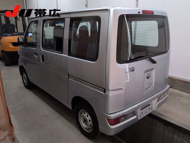 TOYOTA PIXIS VAN