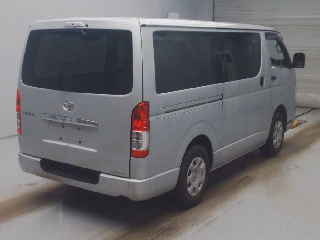 TOYOTA REGIUS ACE