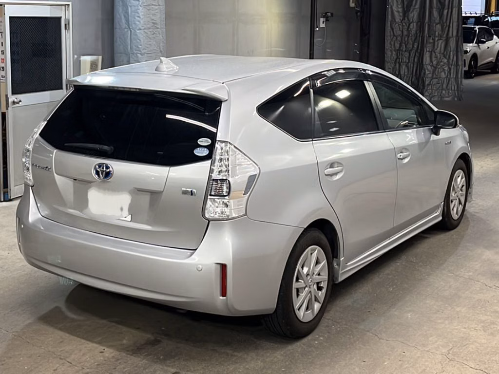TOYOTA PRIUS ALPHA