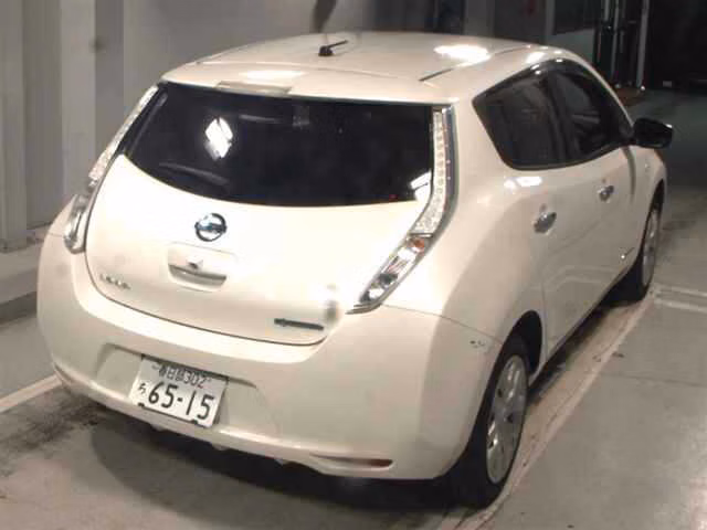 NISSAN LEAF