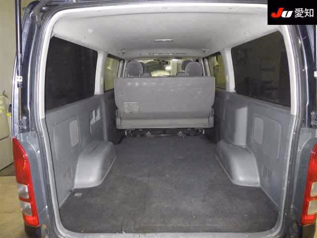 TOYOTA REGIUS ACE