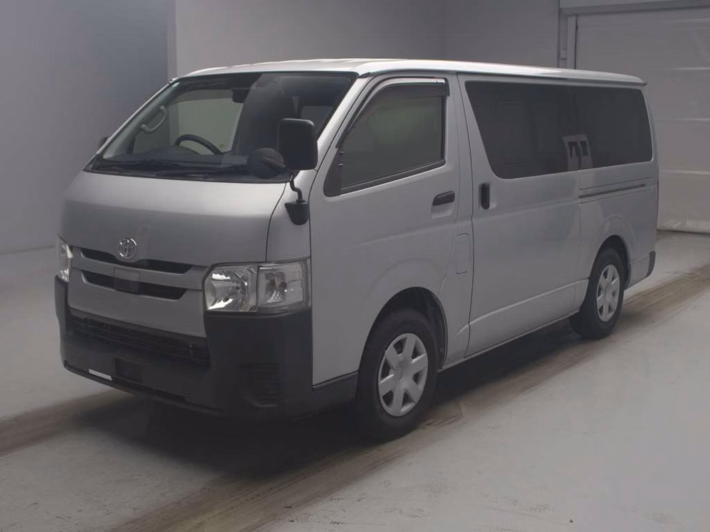 TOYOTA REGIUS ACE