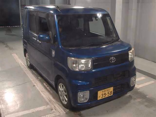 TOYOTA PIXIS MEGA