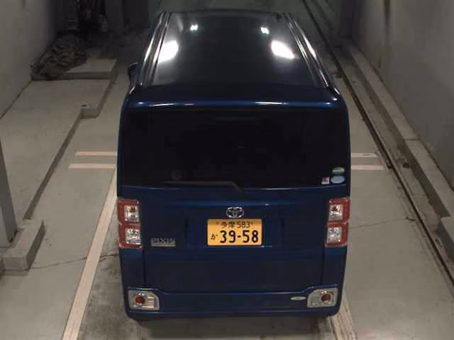 TOYOTA PIXIS MEGA
