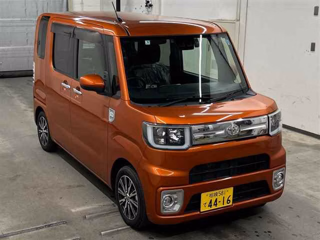 TOYOTA PIXIS MEGA