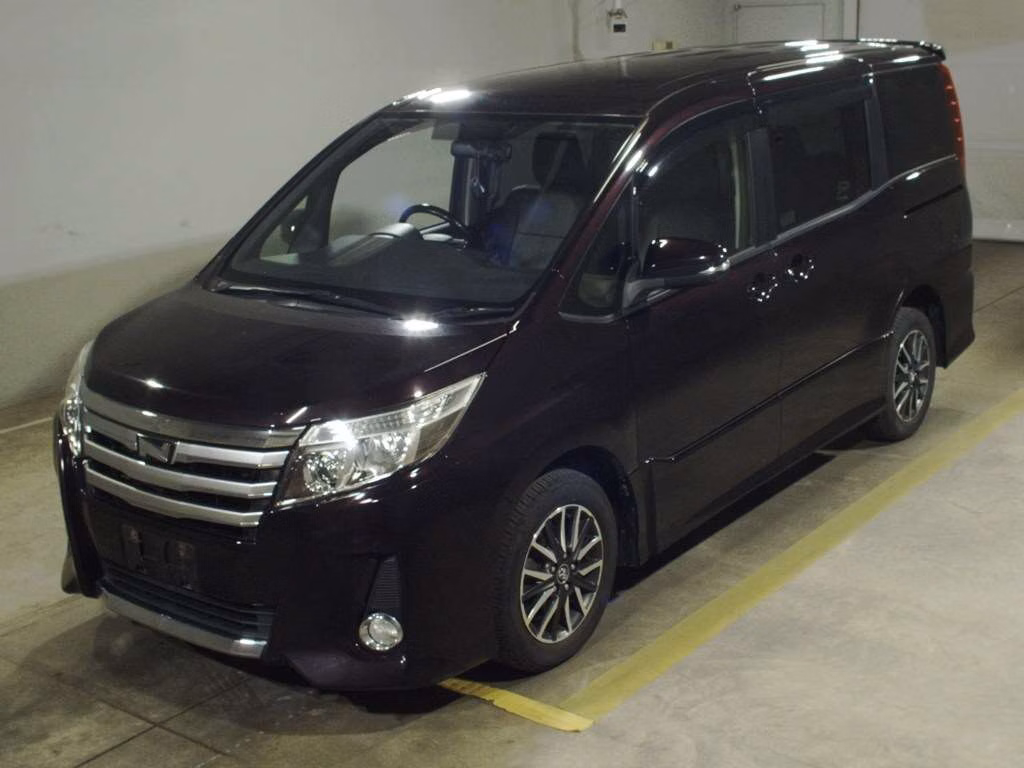TOYOTA NOAH