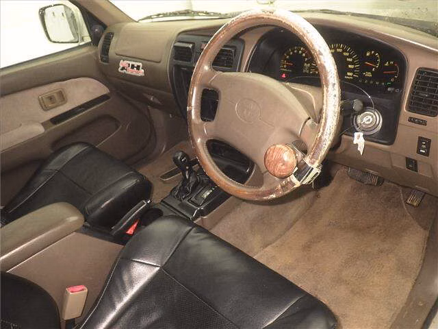 TOYOTA HILUX SURF