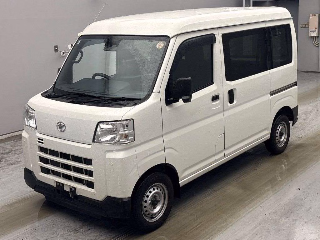TOYOTA PIXIS VAN