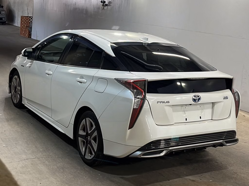 TOYOTA PRIUS