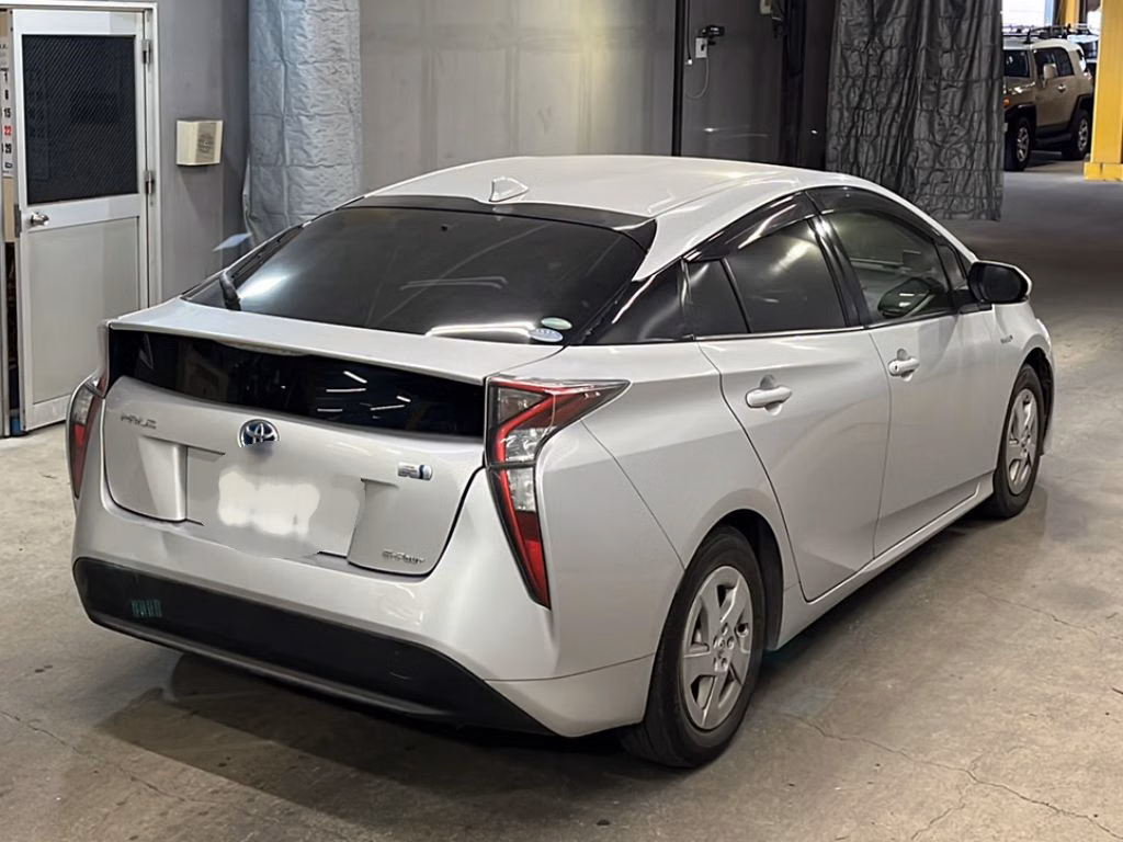 TOYOTA PRIUS