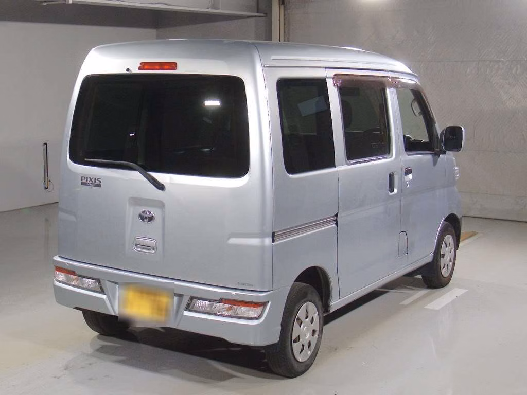 TOYOTA PIXIS VAN