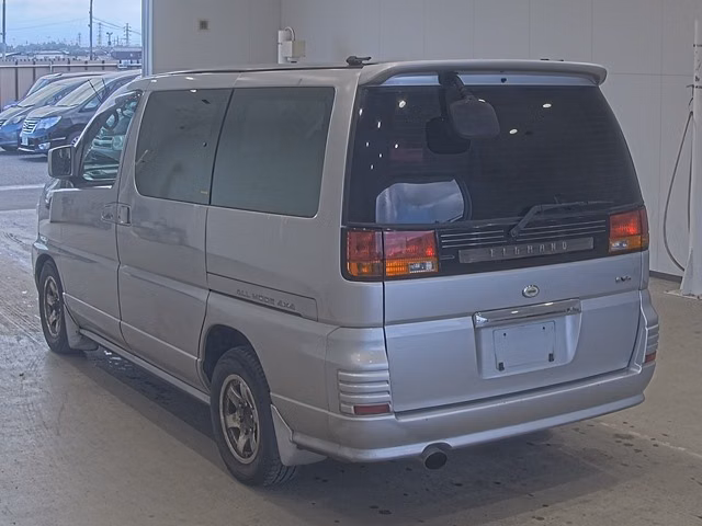 NISSAN ELGRAND