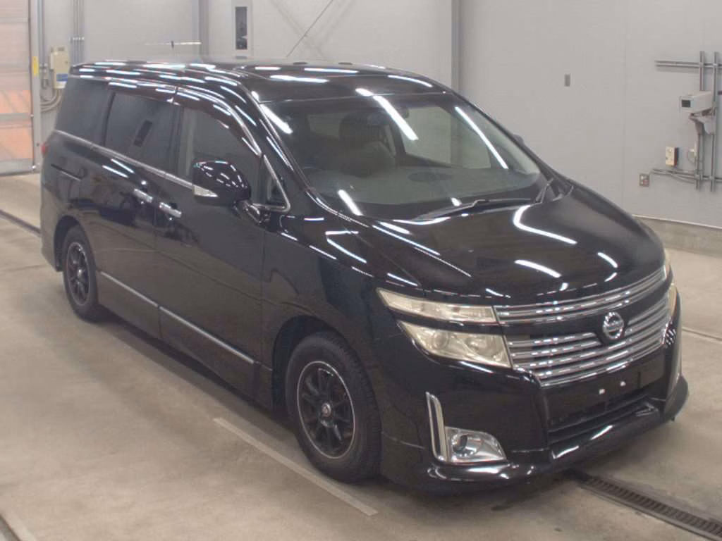 NISSAN ELGRAND