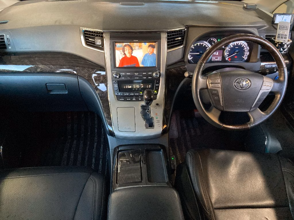 TOYOTA VELLFIRE
