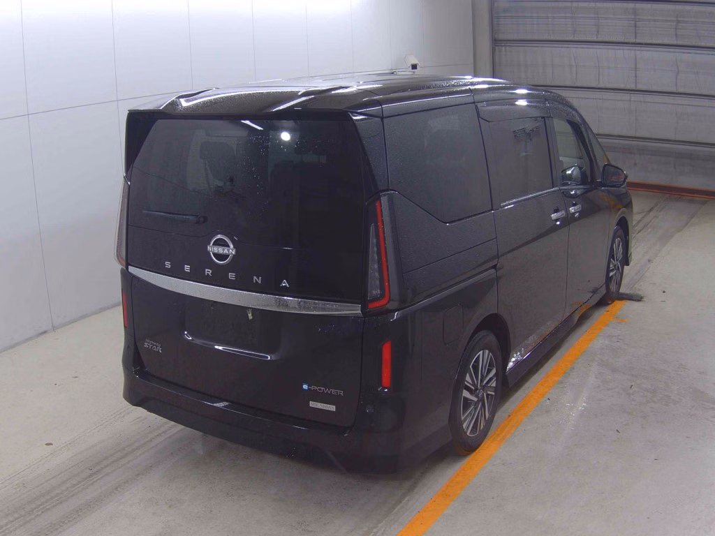NISSAN SERENA