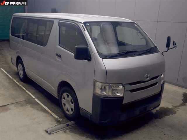 TOYOTA REGIUS ACE