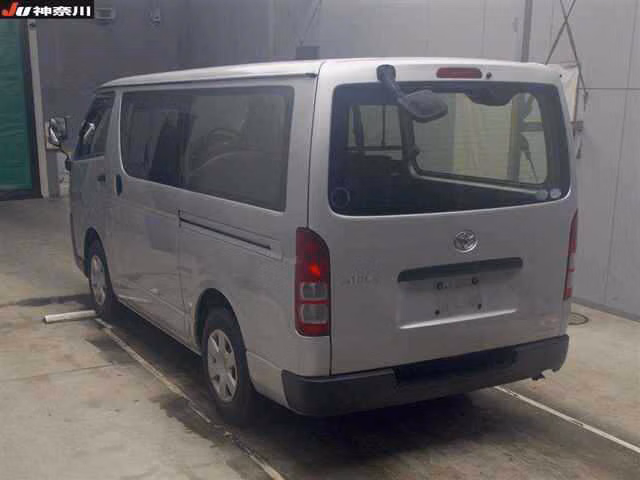 TOYOTA REGIUS ACE